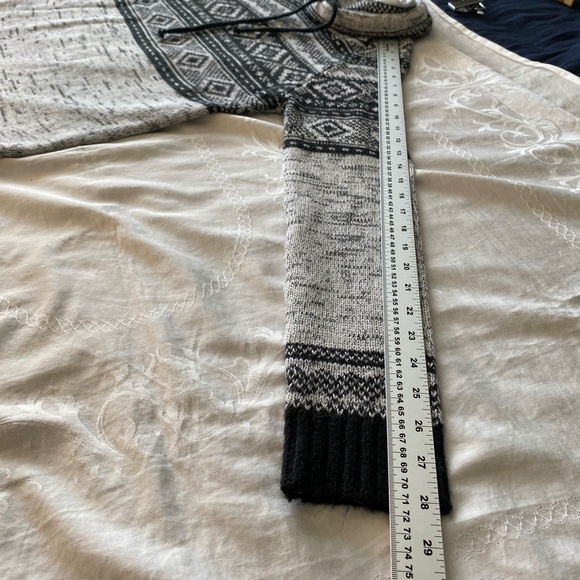 GUILTY Women's Gray/Black Nordic Acrylic Long Sleeve Lightweight Sweater Medium - Picture 11 of 14